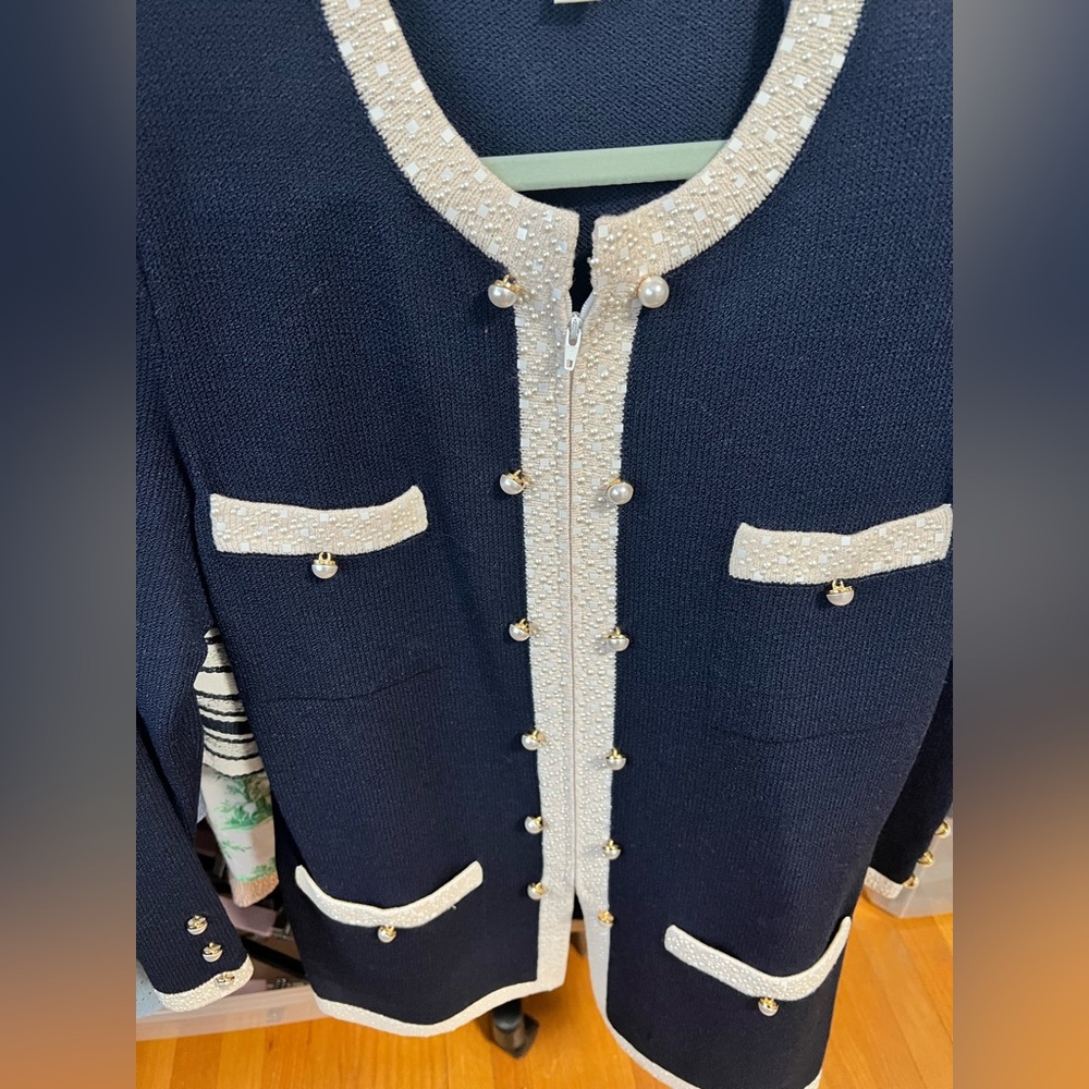 VTG St. John's Evening "The Knit Bling Cardigan" luxury Navy/Cream/Pearl Size 8 - Picture 9 of 13